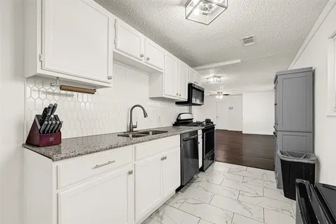 2126 Hillshire Drive Deer Park TX 77536