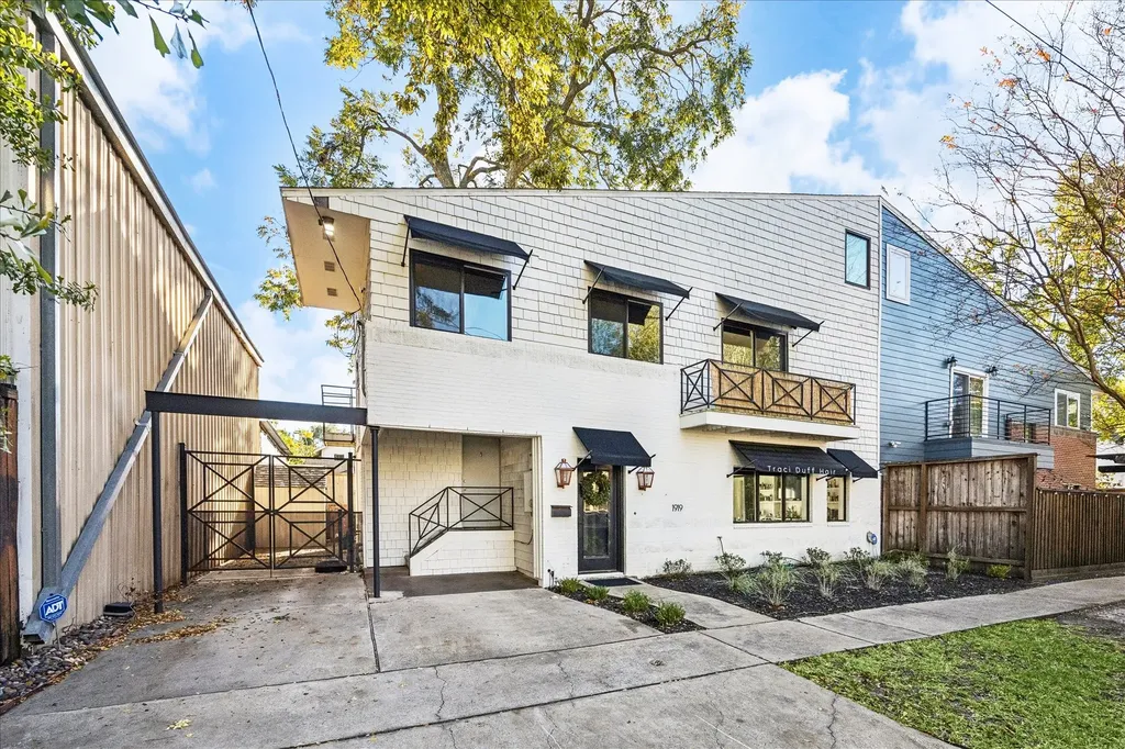 1919 Missouri Street Houston TX 77019
