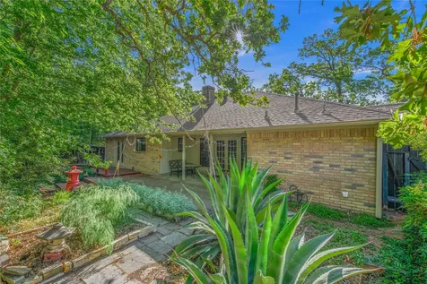 2707 Teakwood Court College Station TX 77845