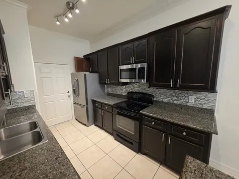 16020 Fountainview Drive 17 Montgomery TX 77356