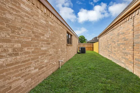11827 Brook Meadows Lane Meadows Place TX 77477