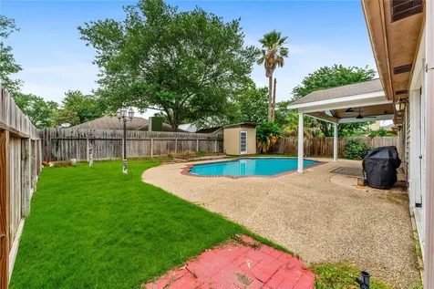 5622 Village Park Drive Katy TX 77493