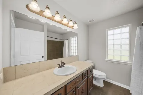 17204 County Road 831 Pearland TX 77584