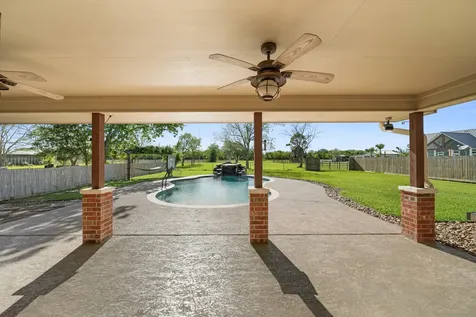 17204 County Road 831 Pearland TX 77584