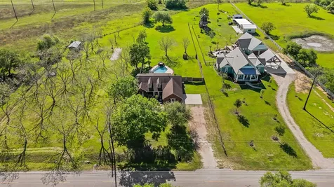 17204 County Road 831 Pearland TX 77584