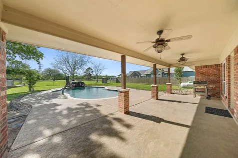 17204 County Road 831 Pearland TX 77584