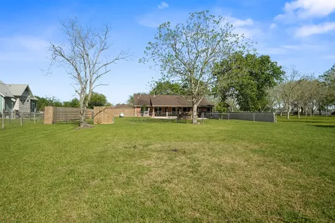 17204 County Road 831 Pearland TX 77584