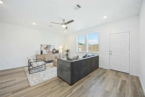 5930 Manning Oaks Street Houston TX 77091