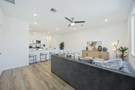 5930 Manning Oaks Street Houston TX 77091