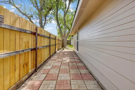 5156 Beaverhollow Drive Houston TX 77084