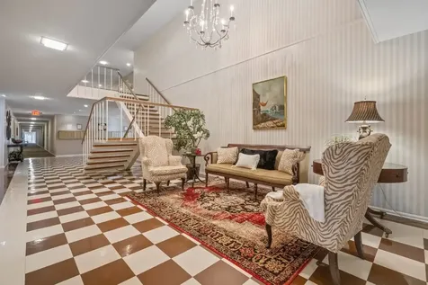 642 S Ripple Creek Drive 642 Houston TX 77057