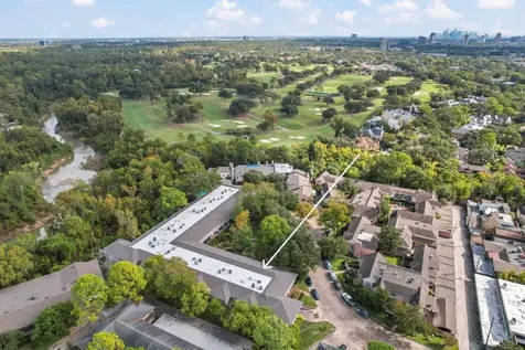 642 S Ripple Creek Drive 642 Houston TX 77057