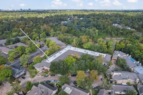 642 S Ripple Creek Drive 642 Houston TX 77057