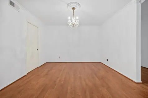 642 S Ripple Creek Drive 642 Houston TX 77057