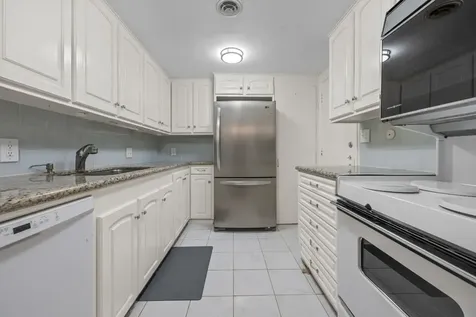 642 S Ripple Creek Drive 642 Houston TX 77057