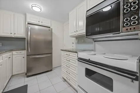 642 S Ripple Creek Drive 642 Houston TX 77057