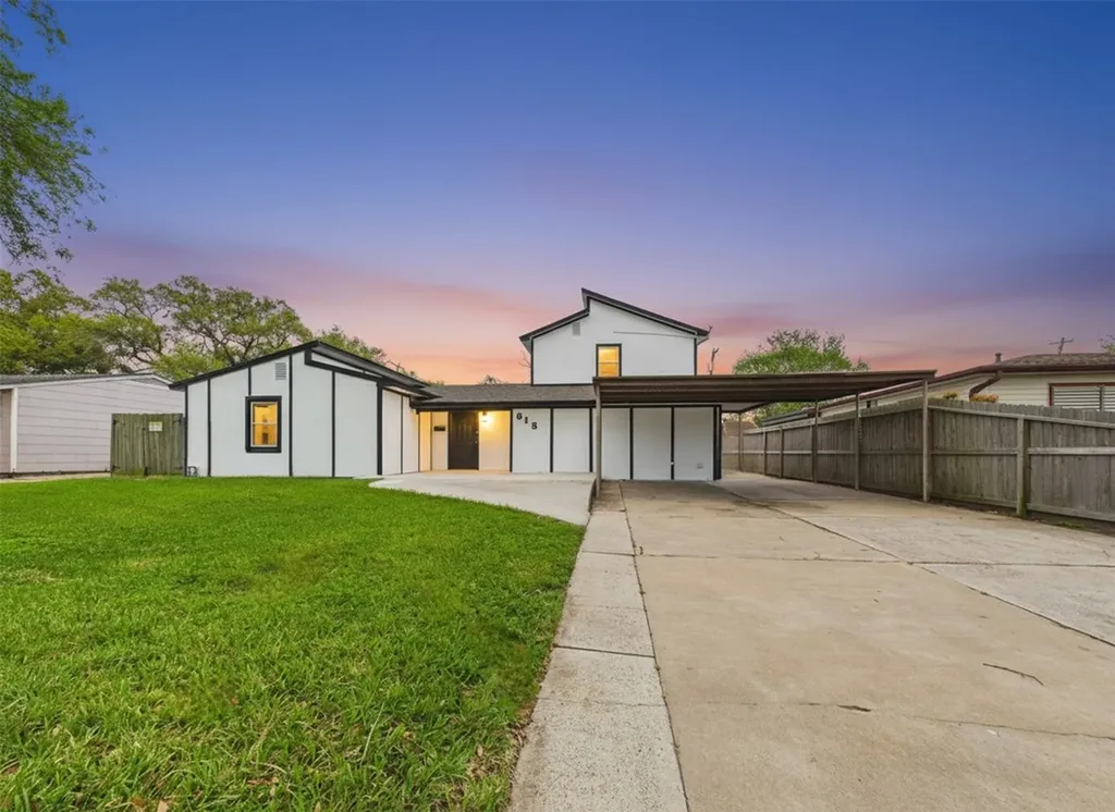615 24th Avenue N Texas City TX 77590
