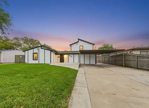 615 24th Avenue N Texas City TX 77590