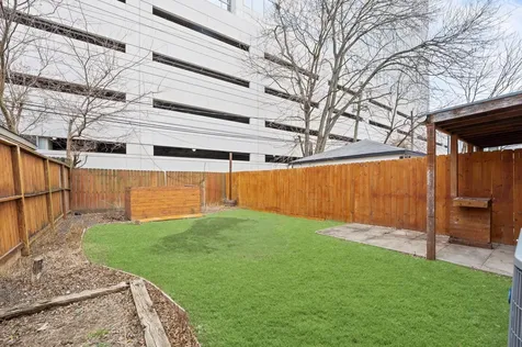 2105 Sheridan Street Houston TX 77030