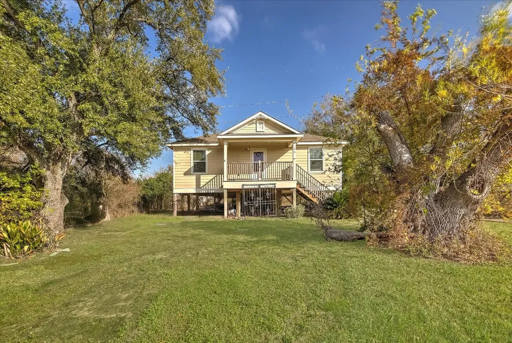 104 Macarthur Street Baytown TX 77520