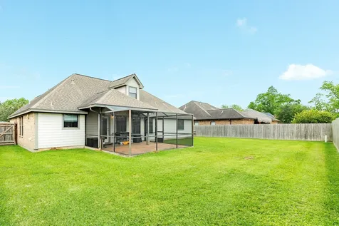 207 Hancock Street Clute TX 77531