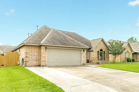207 Hancock Street Clute TX 77531