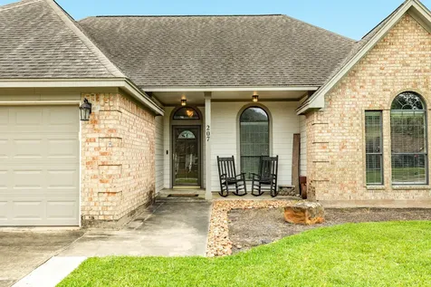 207 Hancock Street Clute TX 77531
