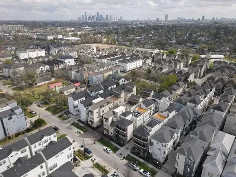 1140 W 16th Street Houston TX 77008