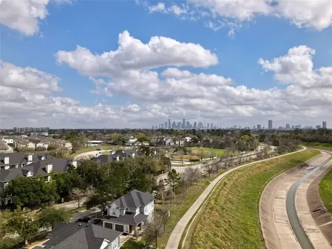 1140 W 16th Street Houston TX 77008