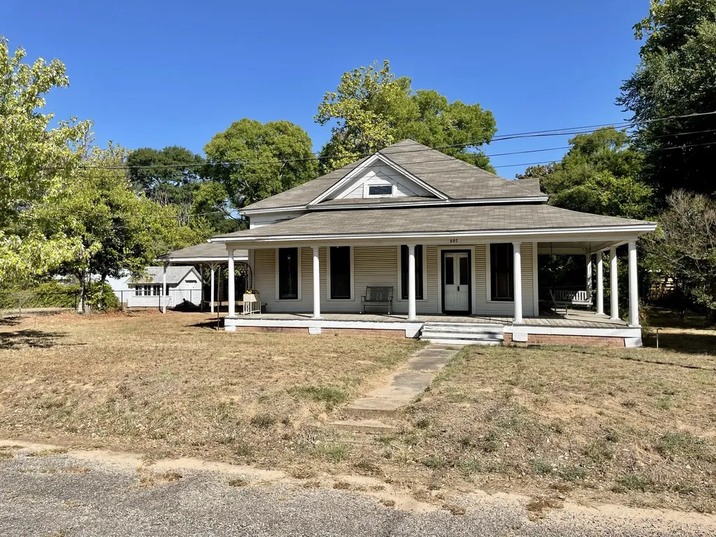 602 W Maple Street Grapeland TX 75844