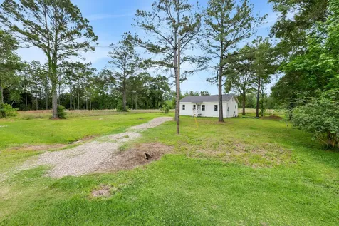 440 County Road 2048 Hull TX 77564