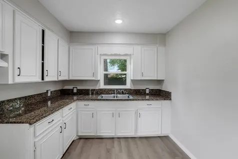 440 County Road 2048 Hull TX 77564