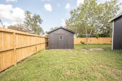 215 Shady Oaks Street Somerville TX 77879