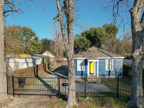 4826 Bristol Street Houston TX 77009