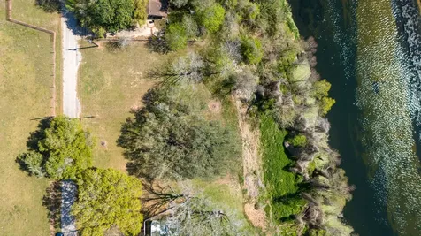 160 Burford Street Columbus TX 78934