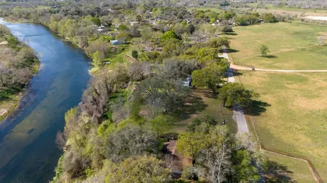 160 Burford Street Columbus TX 78934
