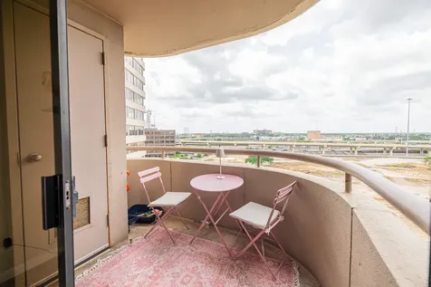 3525 Sage Road 917 Houston TX 77056