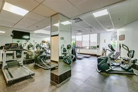 3525 Sage Road 917 Houston TX 77056