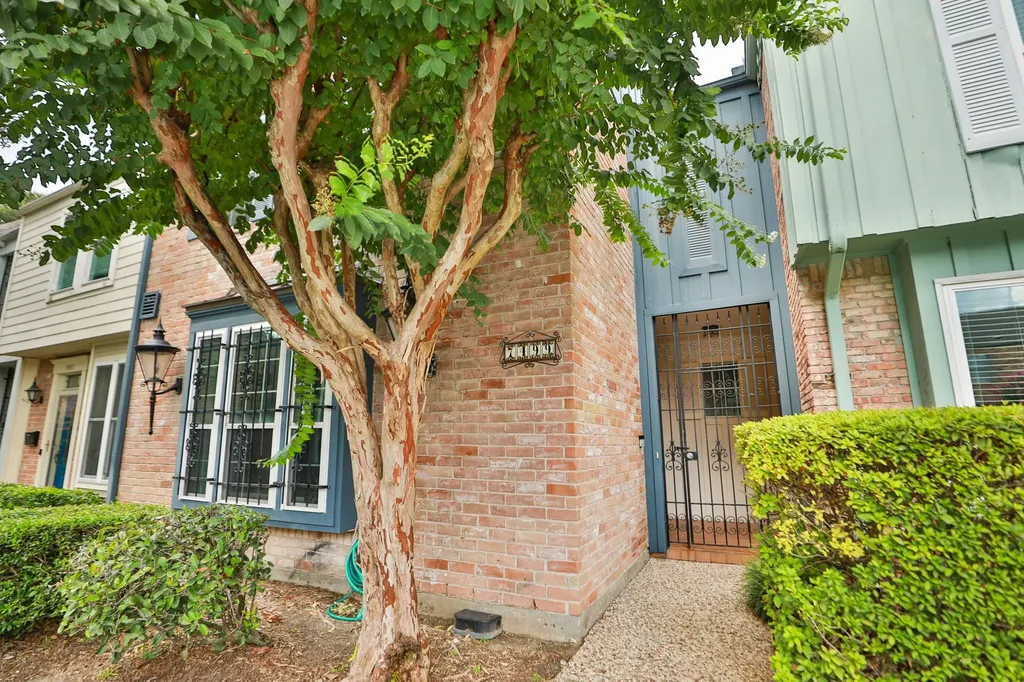 7499 Brompton Street 7499 Houston TX 77025
