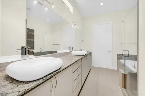2419 Charleston Street Houston TX 77021