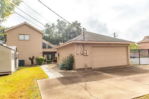 5008 Locust Street Bellaire TX 77401