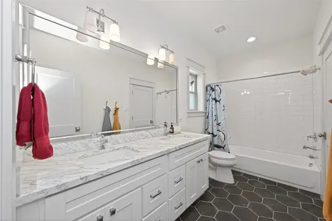 515 W 25th Street Houston TX 77008
