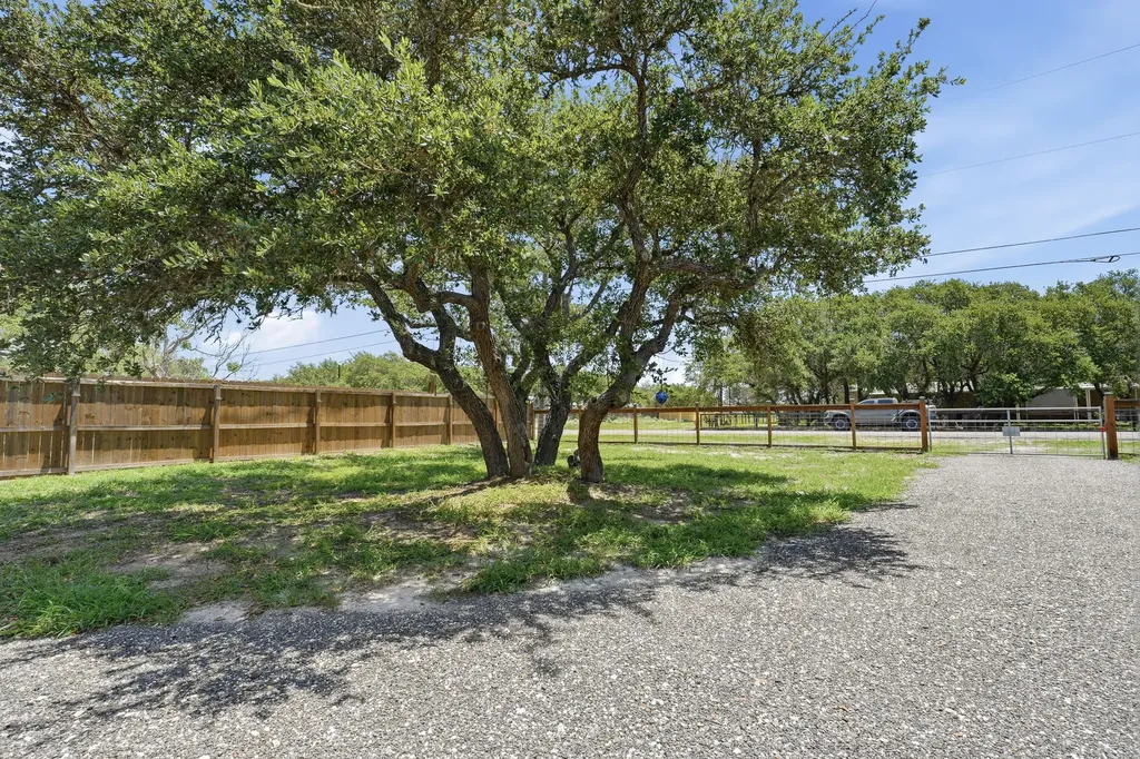 867 Rowe Street Rockport TX 78382