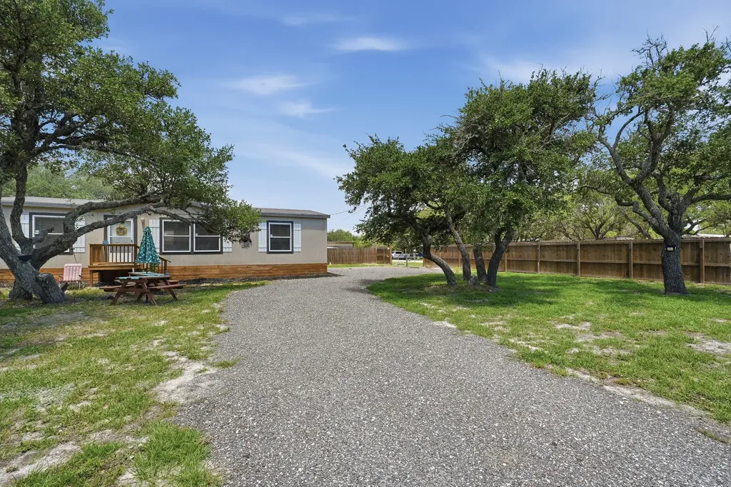 867 Rowe Street Rockport TX 78382