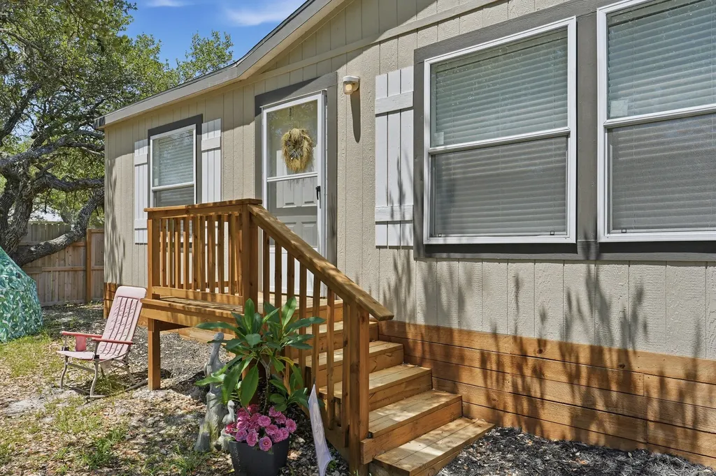 867 Rowe Street Rockport TX 78382