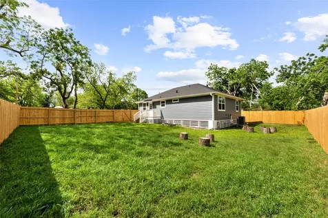 514 W Wilkins Street Brenham TX 77833
