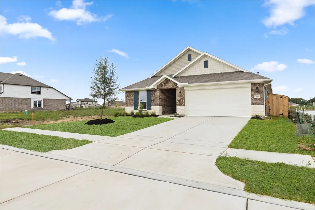 2031 Emerald Lake Trail Dayton TX 77535