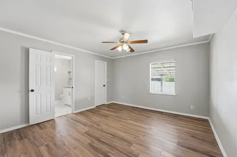 1114 Road 5601 Cleveland TX 77327