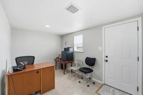 1114 Road 5601 Cleveland TX 77327