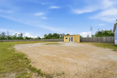 1114 Road 5601 Cleveland TX 77327